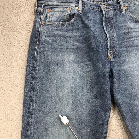 LEVIS 501 Jeans Mens 38x32 Original Straight Leg Button Fly Medium Wash Denim - Picture 3 of 16